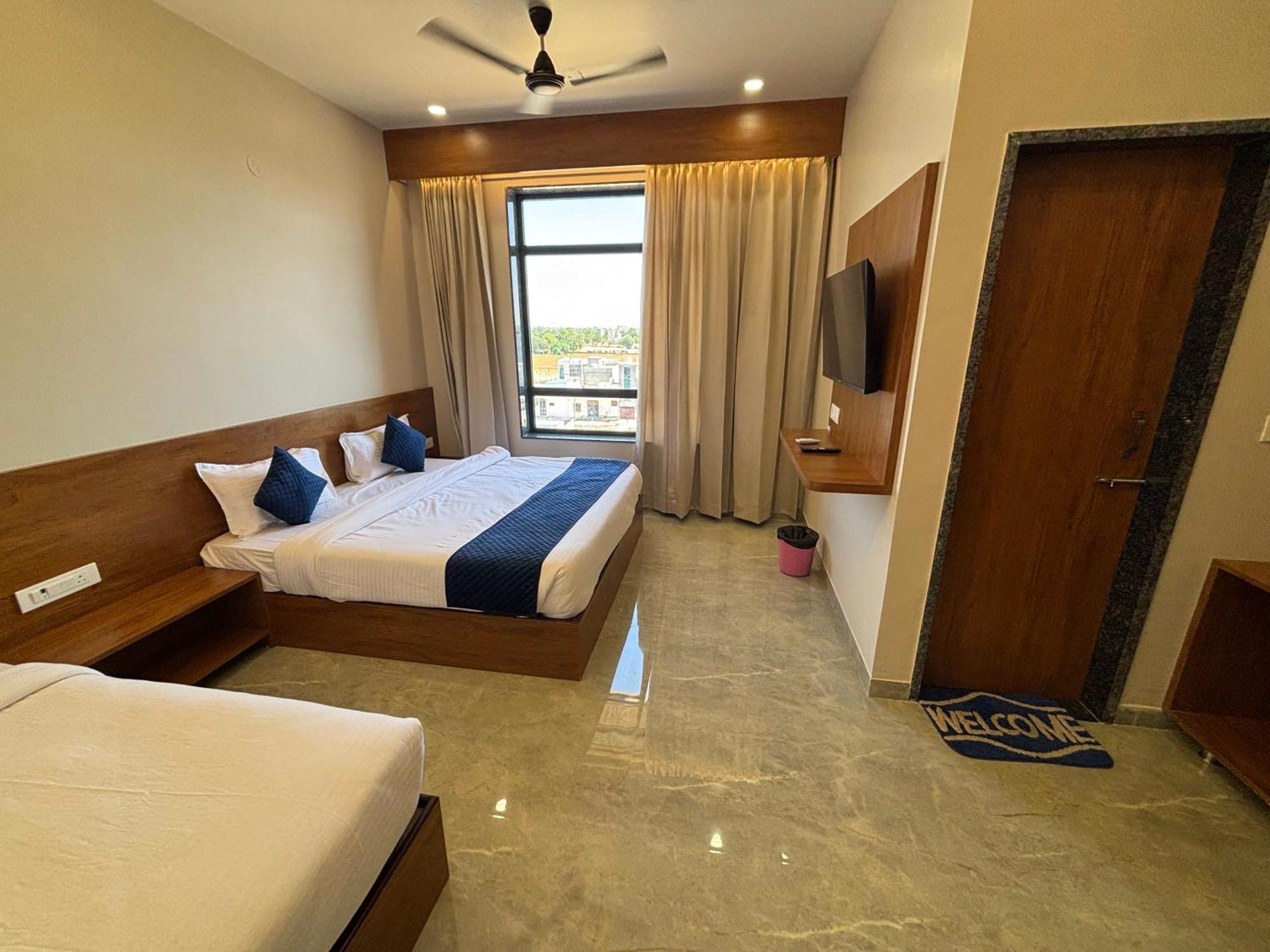 Hotel Sisodiya Palace Khātu Exterior foto